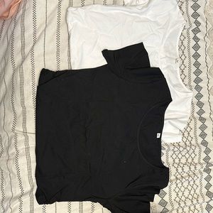 Maternity size medium t shirts never worn - 3 tshirts as bundle